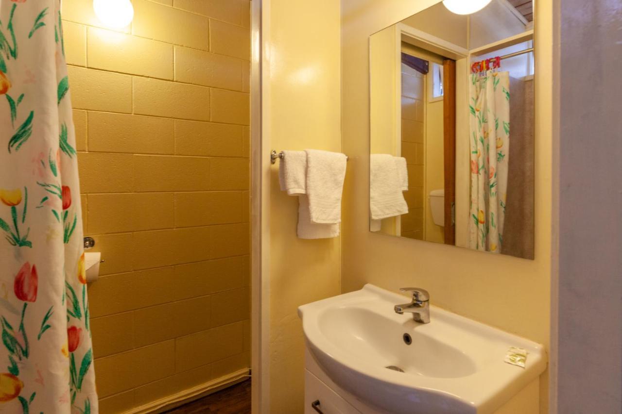 Aaryn Court Motel Роторуа Экстерьер фото